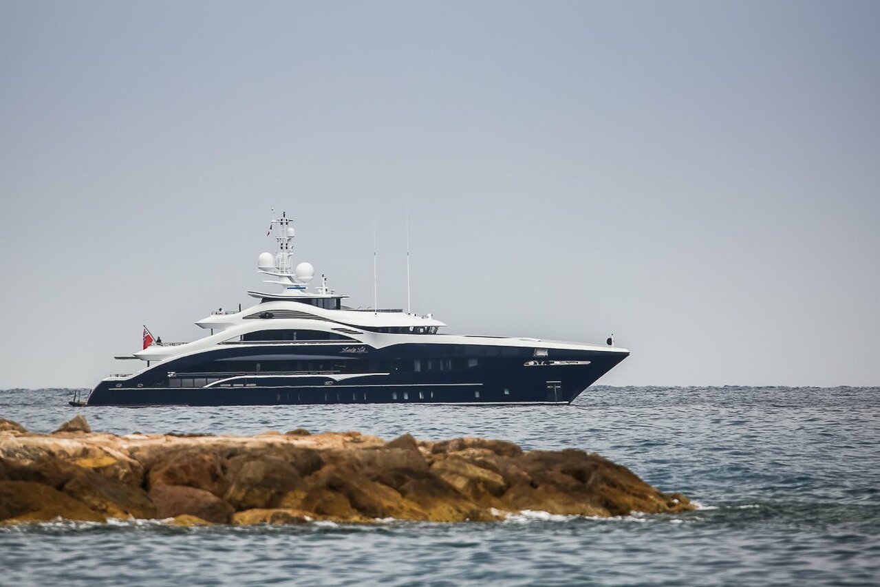 JULIA Yacht (ex SAIRU) • Heesen • 2015 • Proprietario