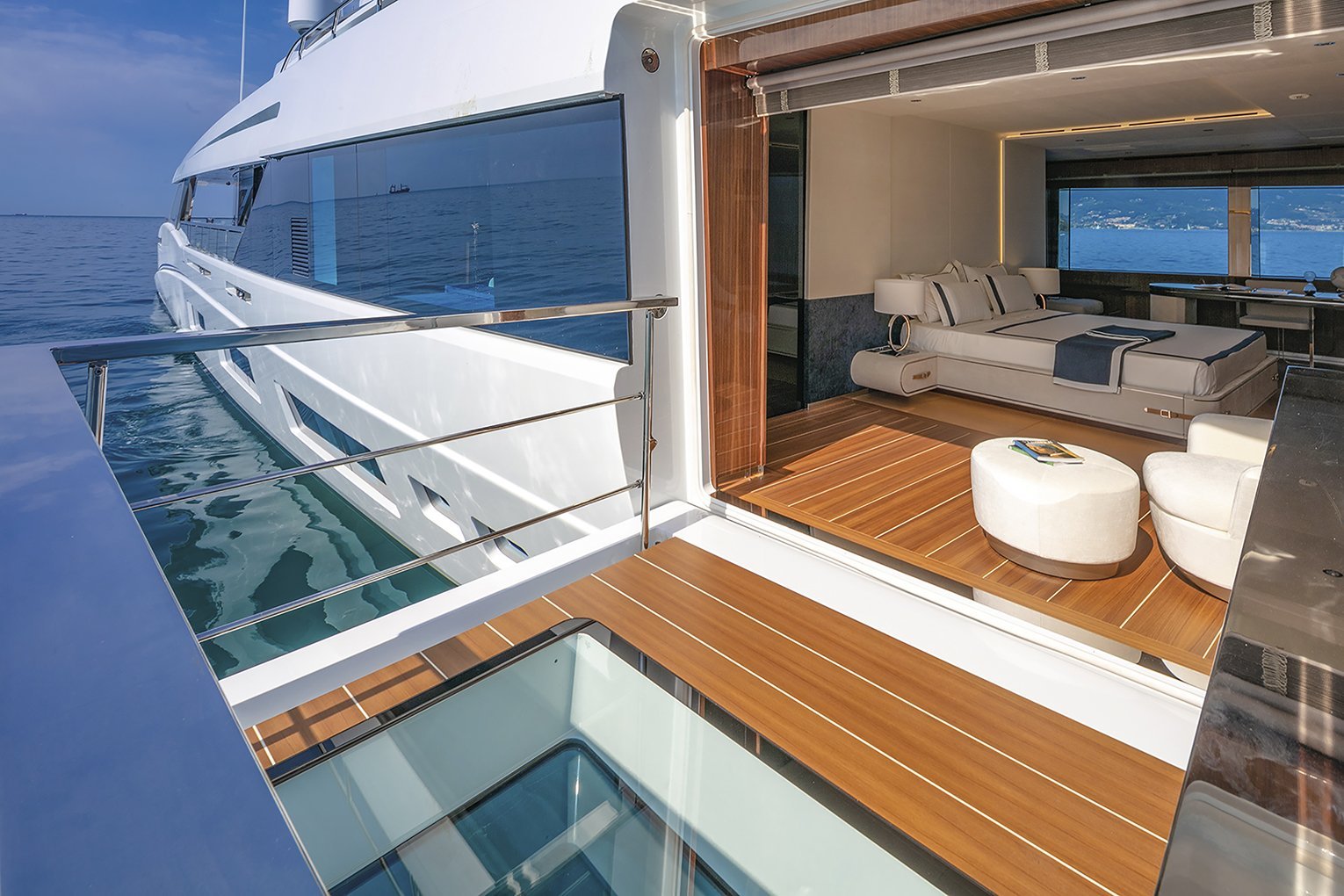 Interior del yate Mangusta GranSport 54 Siniar