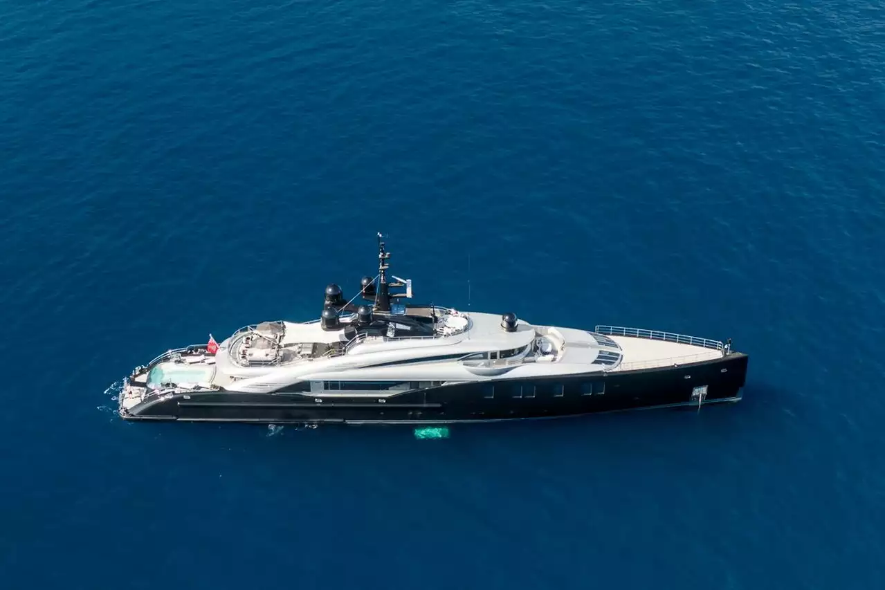 Iate OKTO • ISA Yachts • 2014 • proprietário Theodore Angelopoulos
