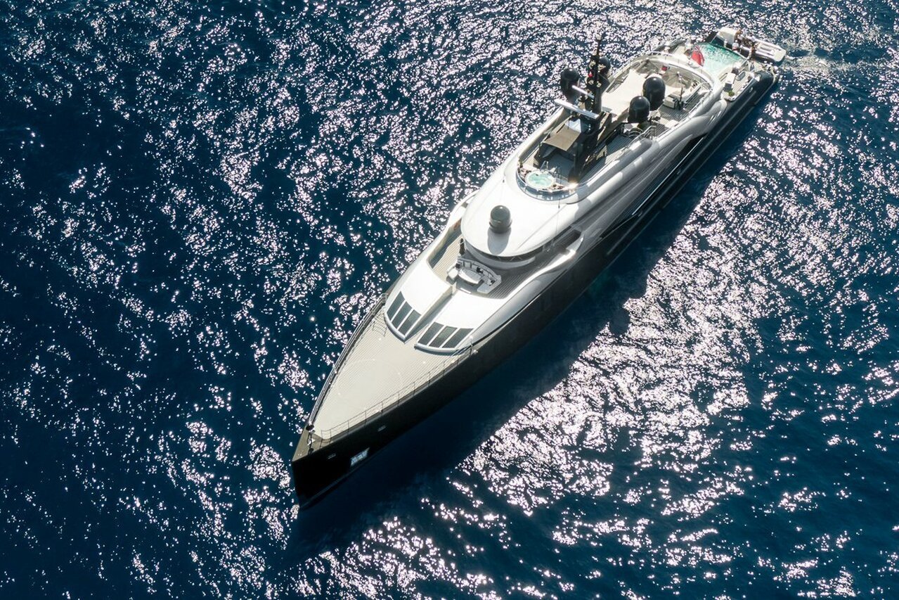 Yate OKTO - ISA Yachts - 2014 - propietario Theodore Angelopoulos