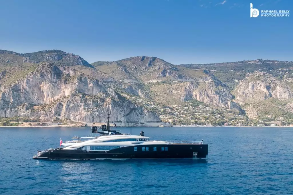 Iate OKTO • ISA Yachts • 2014 • proprietário Theodore Angelopoulos