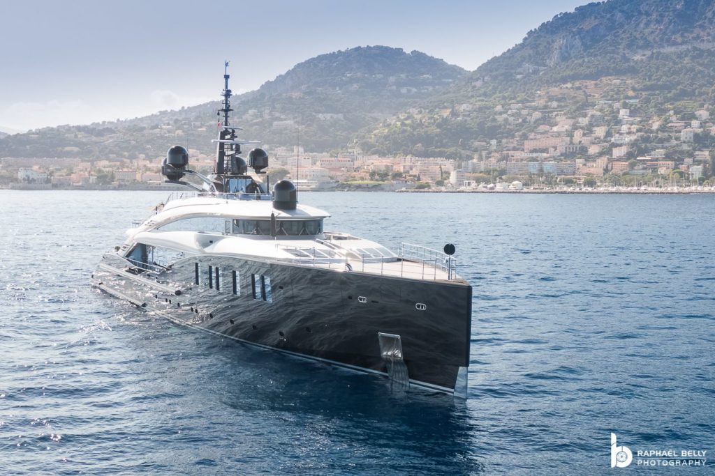 Yate OKTO - ISA Yachts - 2014 - propietario Theodore Angelopoulos