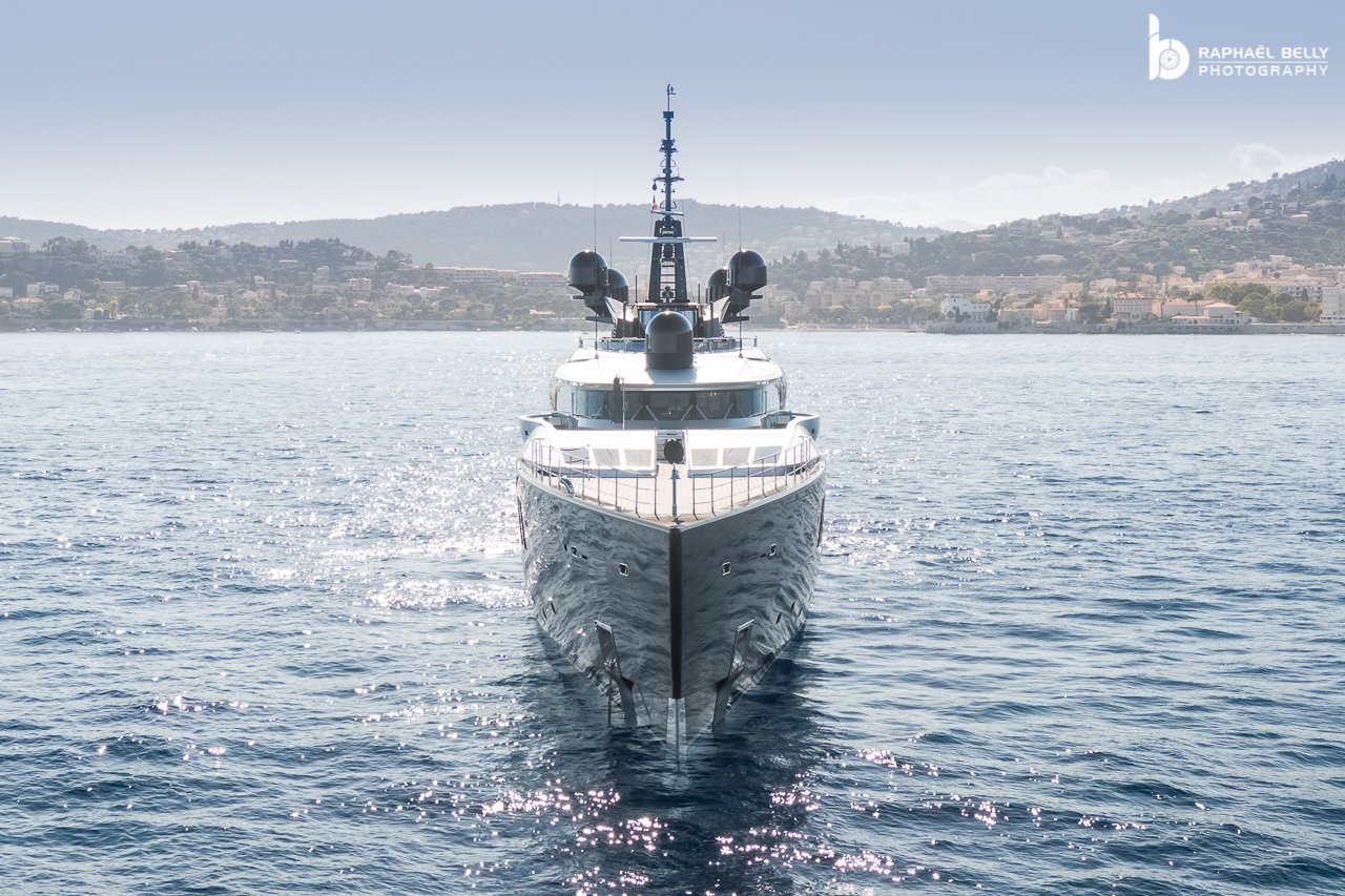 Yate OKTO - ISA Yachts - 2014 - propietario Theodore Angelopoulos