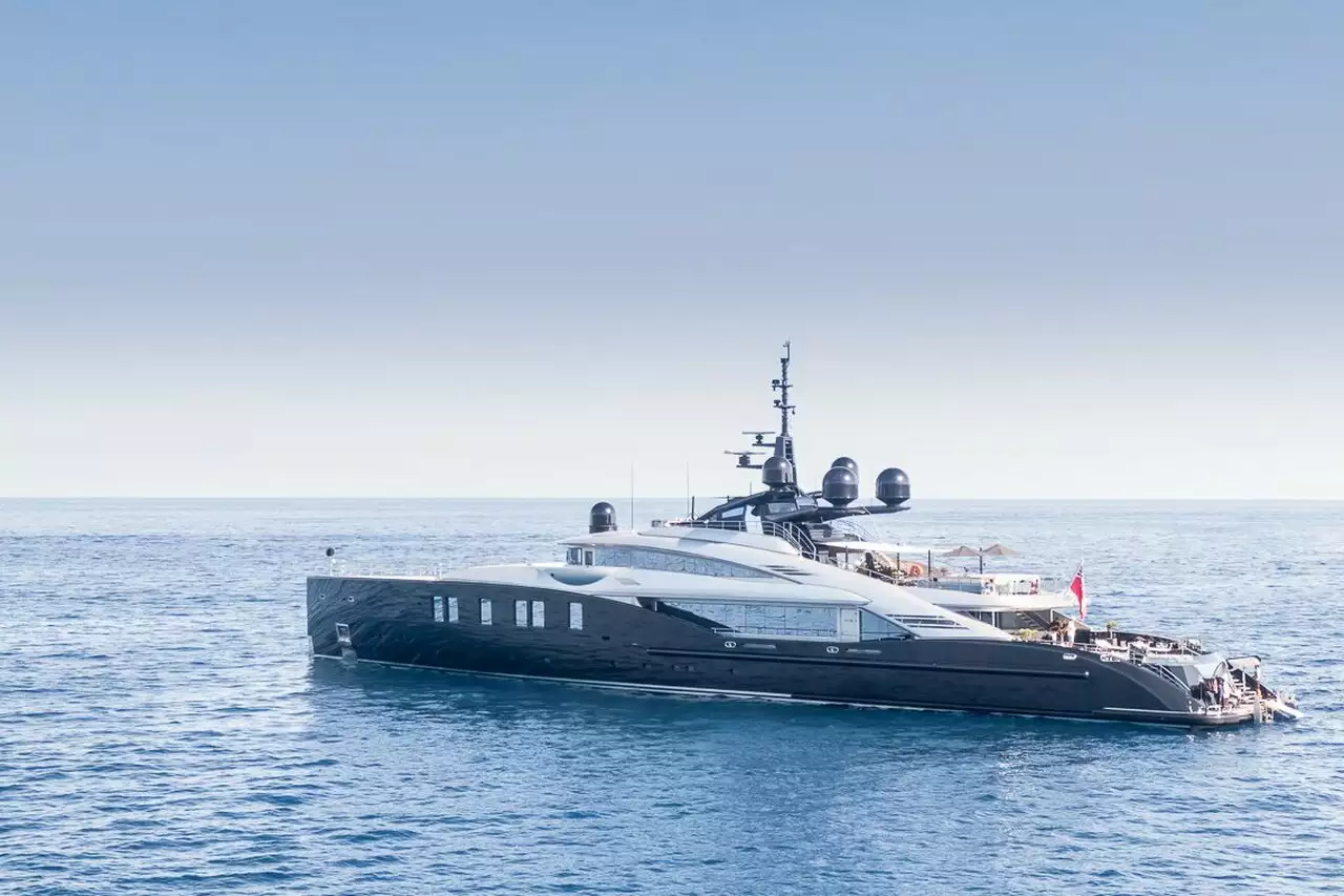 Iate OKTO • ISA Yachts • 2014 • proprietário Theodore Angelopoulos