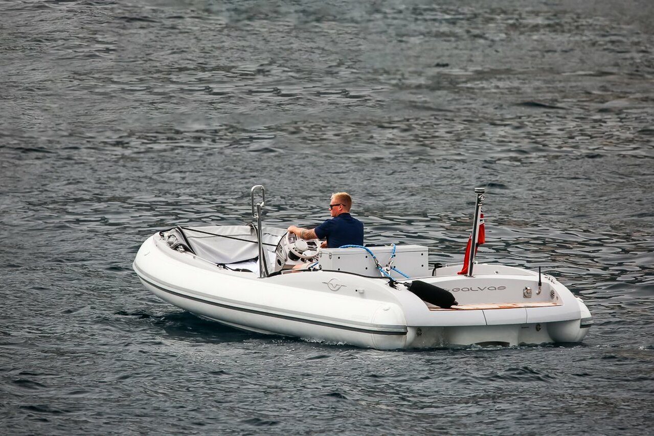 Pascoe tender to Galvas yacht