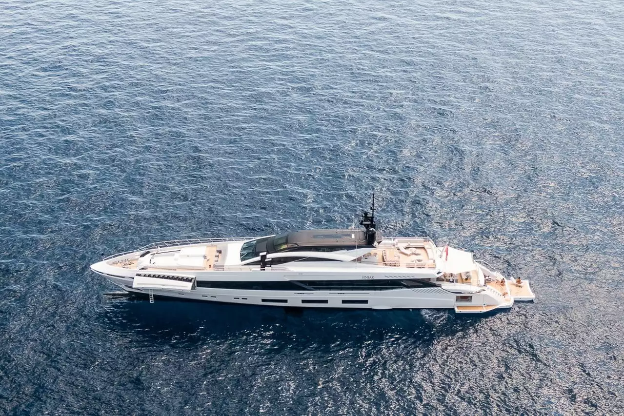 Yacht SINIAR • Overmarine • 2020 • Propriétaire