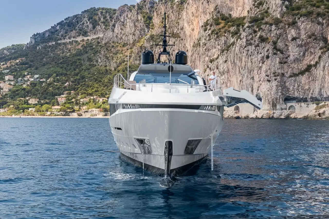 Yacht SINIAR • Overmarine • 2020 • Propriétaire