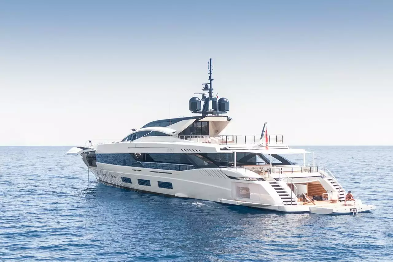 Yacht SINIAR • Overmarine • 2020 • Propriétaire