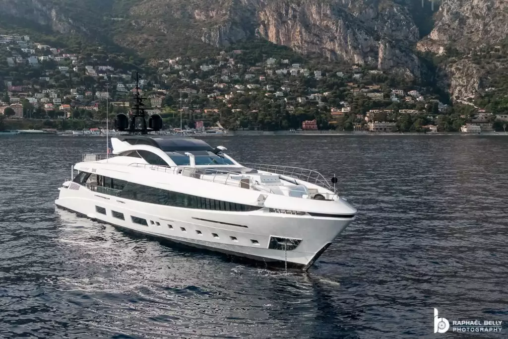 SINIAR yacht • Overmarine • 2020 • Proprietario