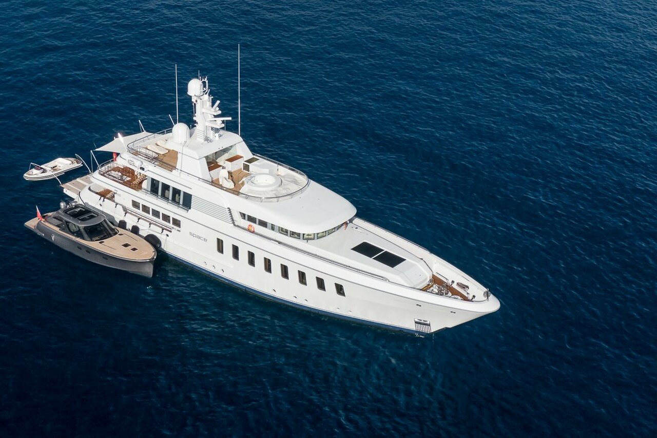 SPACE yacht • Feadship • 2007 • propriétaire Laurence Graff