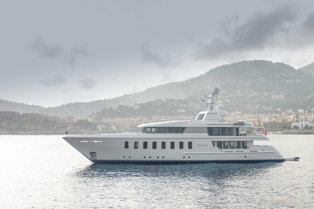 SPACE-Yacht • Feadship • 2007 • Eigentümer Laurence Graff