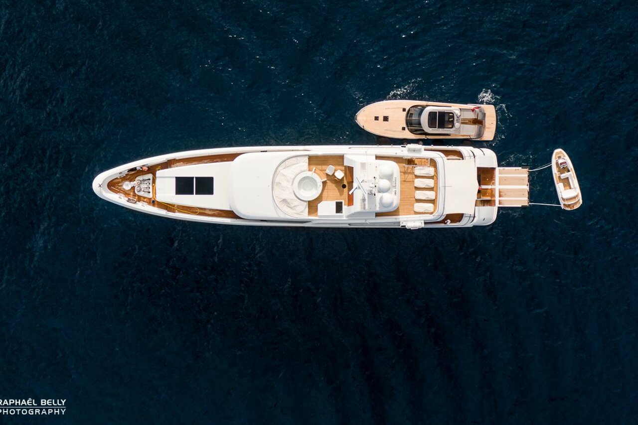 SPACE yacht • Feadship • 2007 • proprietario Laurence Graff