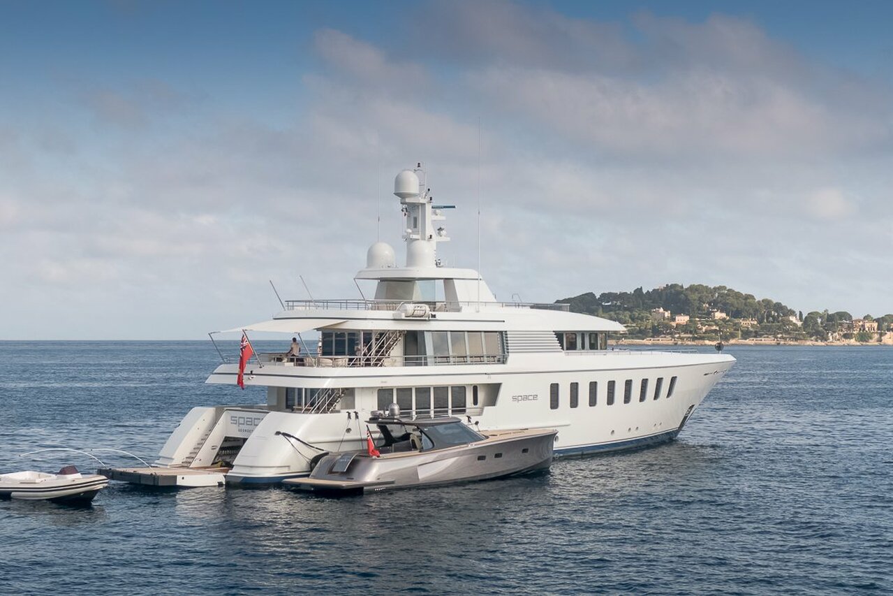 SPACE yacht • Feadship • 2007 • propriétaire Laurence Graff