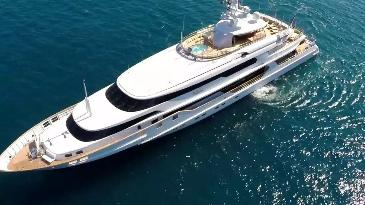 LE YACHT WELLESLEY • Oceanco • 1993 • Propriétaire Khalid Affara