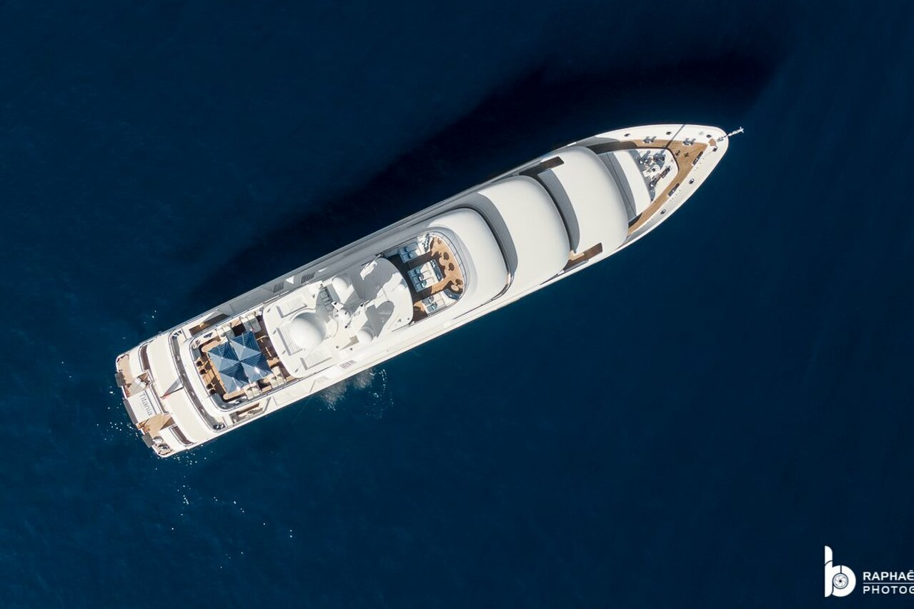 TITANIA Yacht • Lurssen • 2006 • Propriétaire John Caudwell