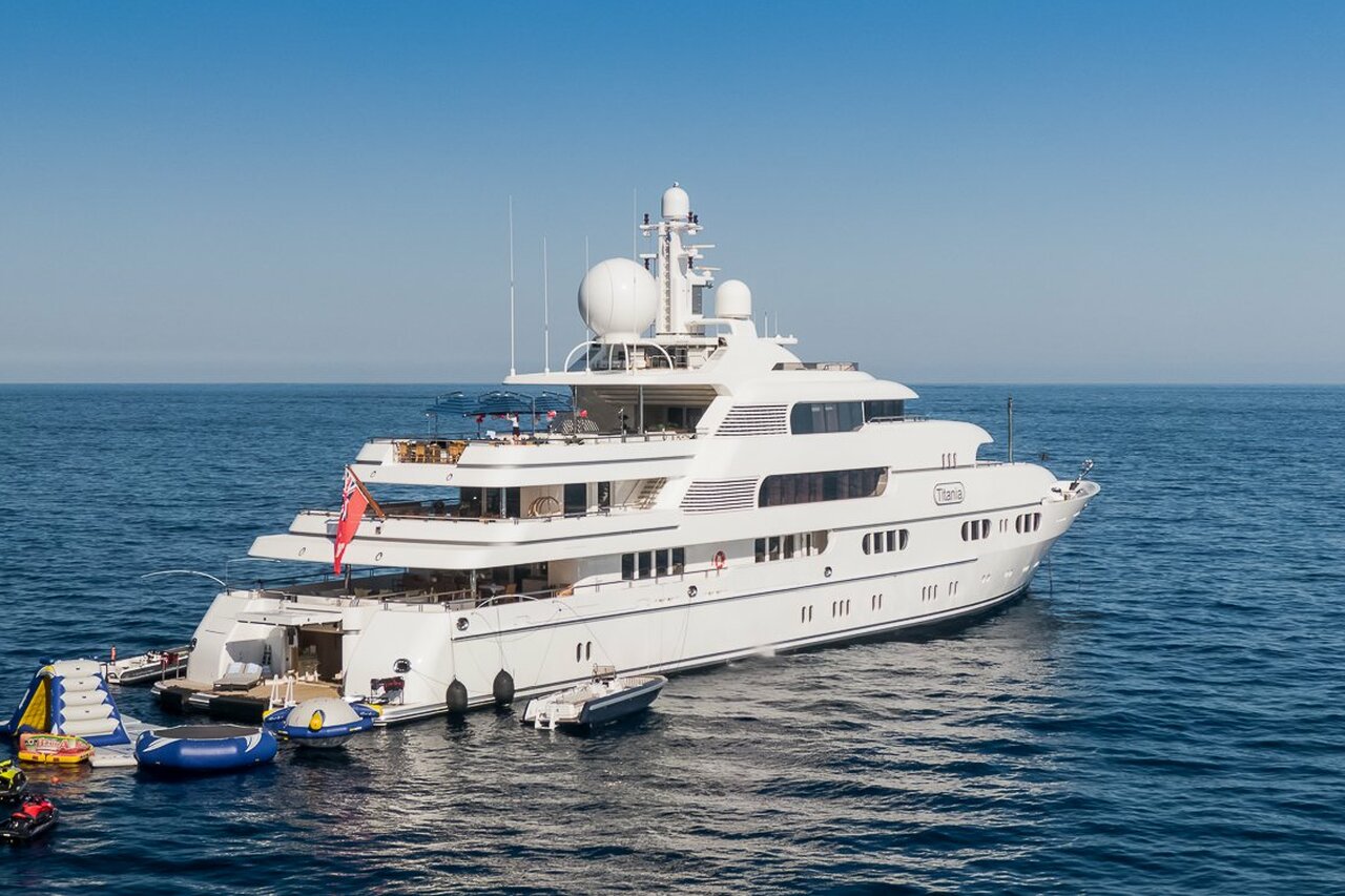 TITANIA Yacht • Lurssen • 2006 • Propriétaire John Caudwell