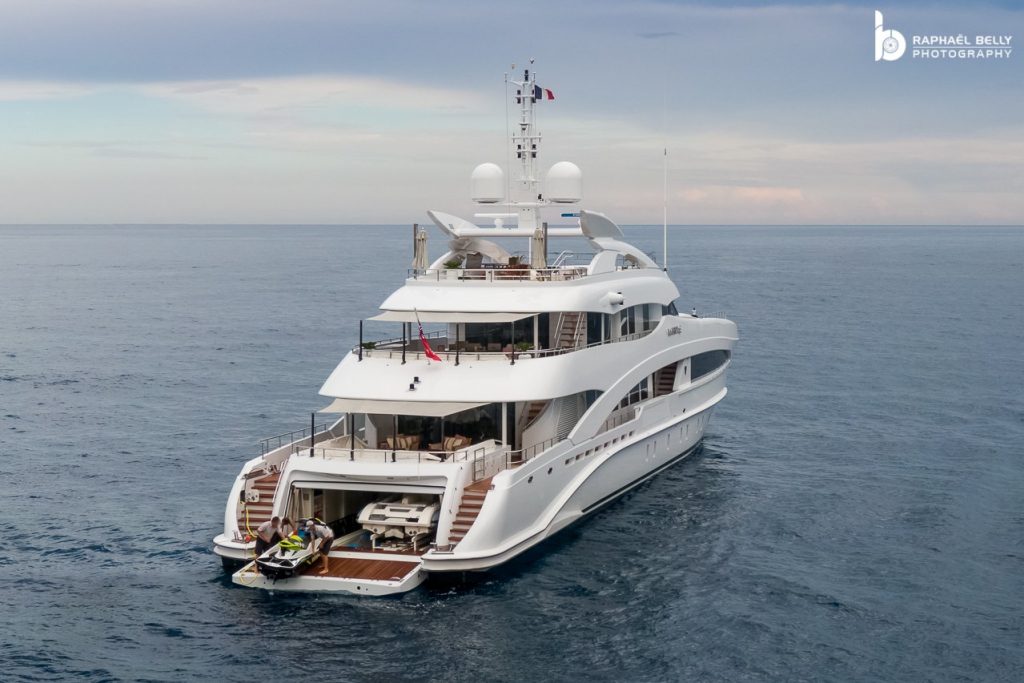 Yate BLANCO • Heesen • 2018 • Propietario