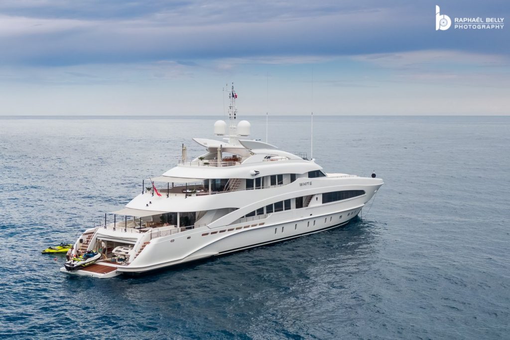 Yate BLANCO • Heesen • 2018 • Propietario