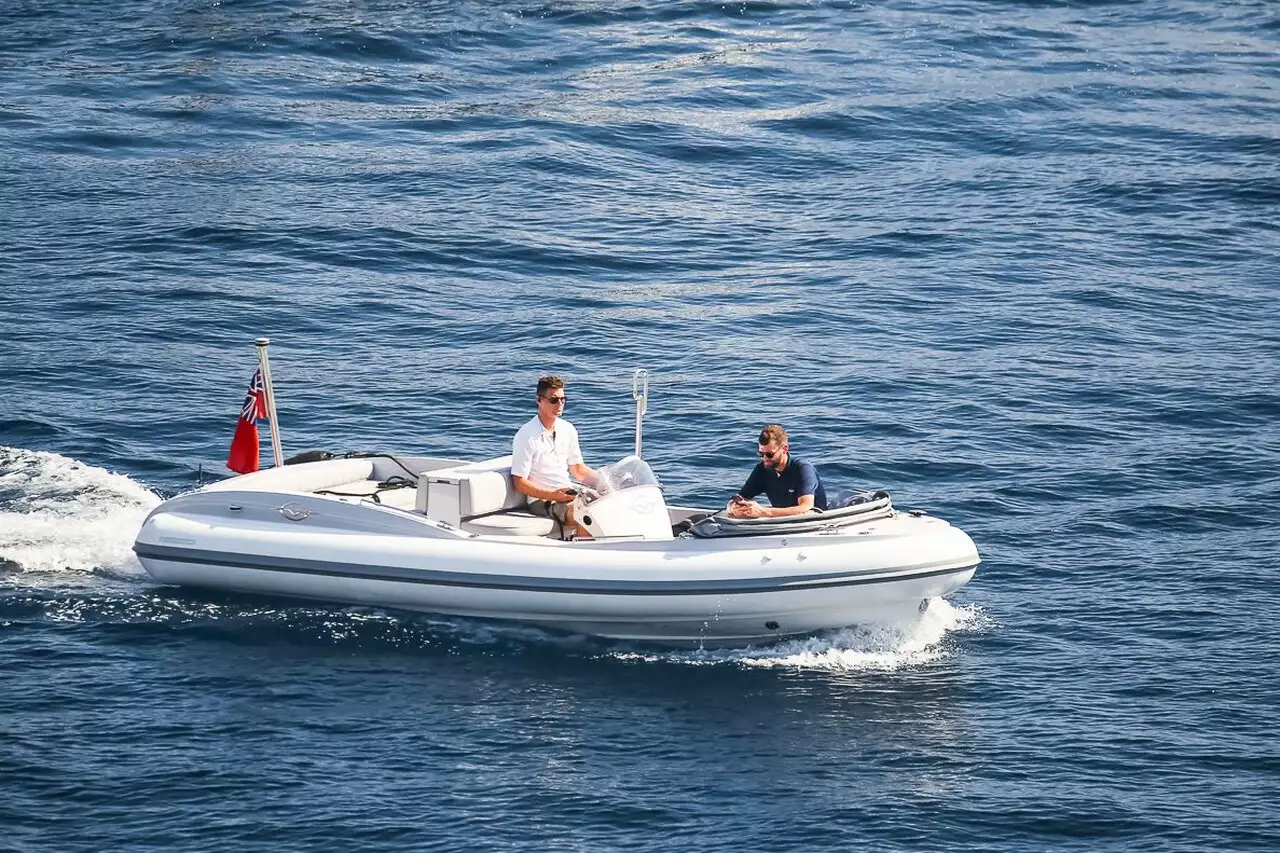 tender to Galvas yacht 