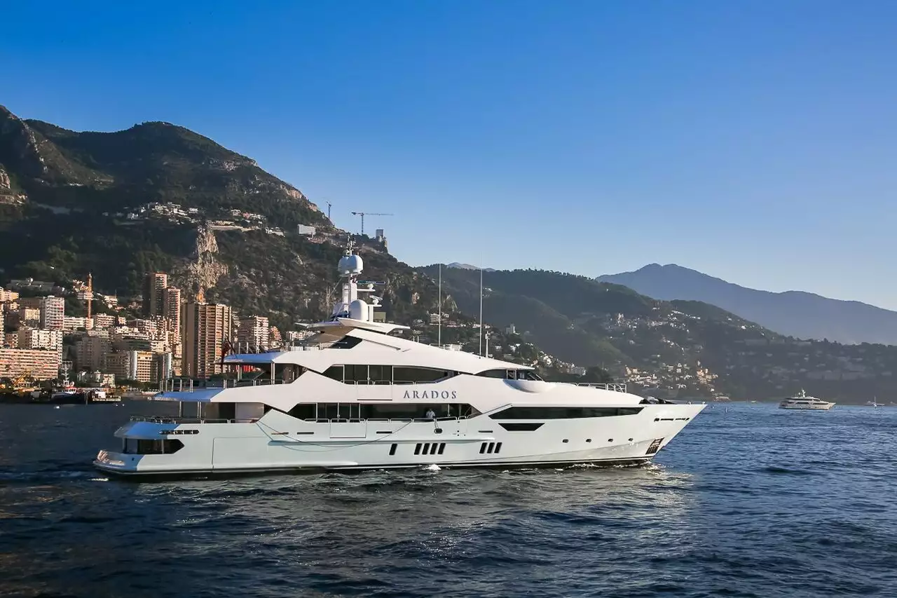 ARADOS Yacht • Sunseeker • 2014 • Valore $25,000,000 • Proprietario