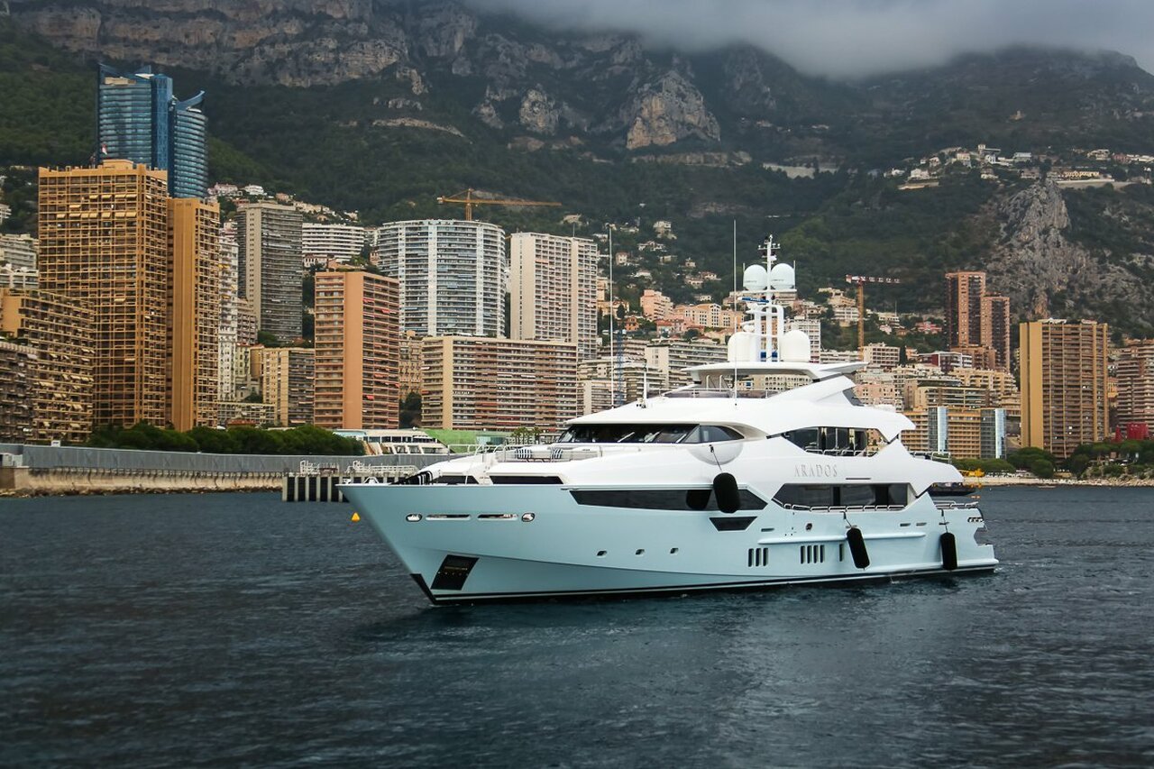 ARADOS Yacht • Sunseeker • 2014 • Value $25,000,000 • Owner