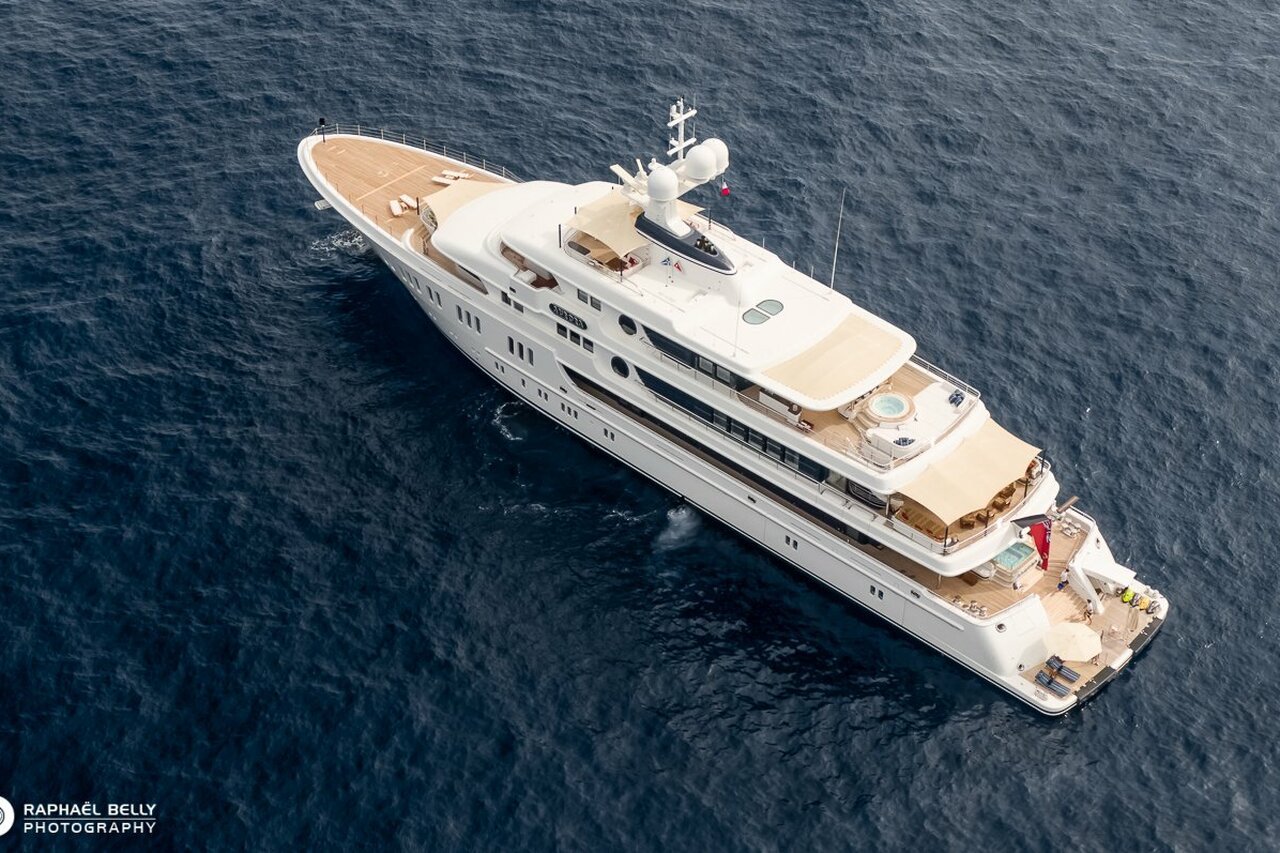 Yate AURORA - Lurssen - 2017 - Propietario Andrey Molchanov