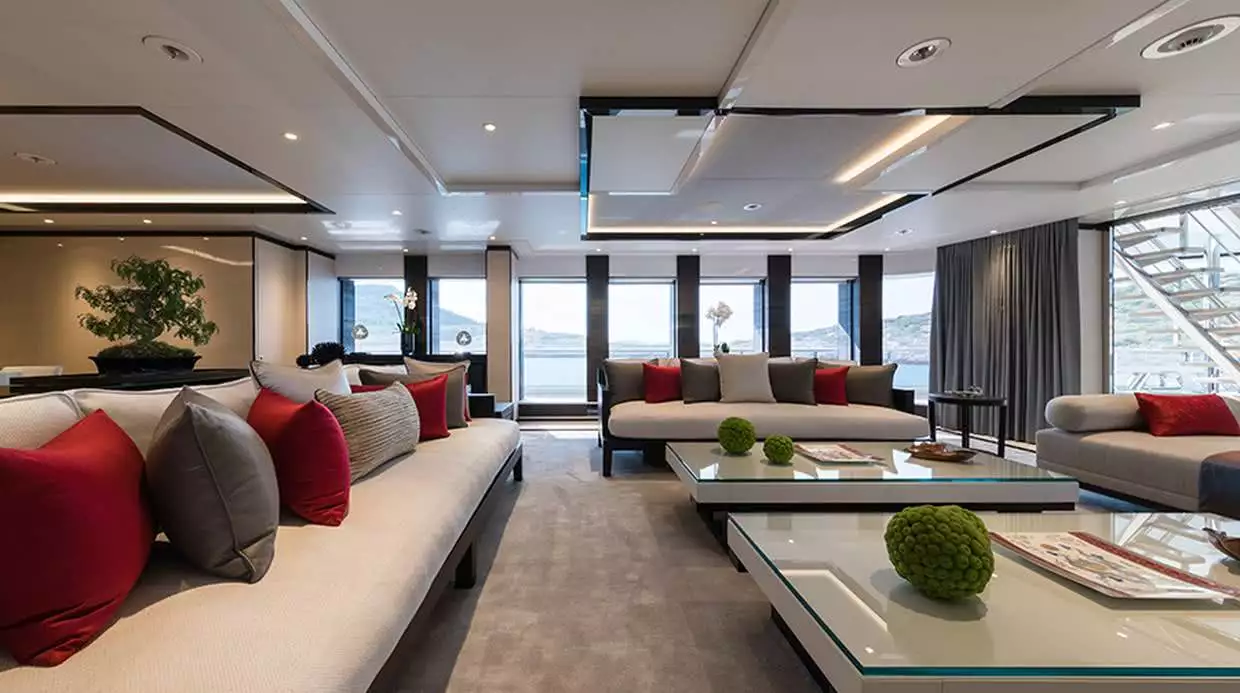 Alia yacht SAMURAI interior