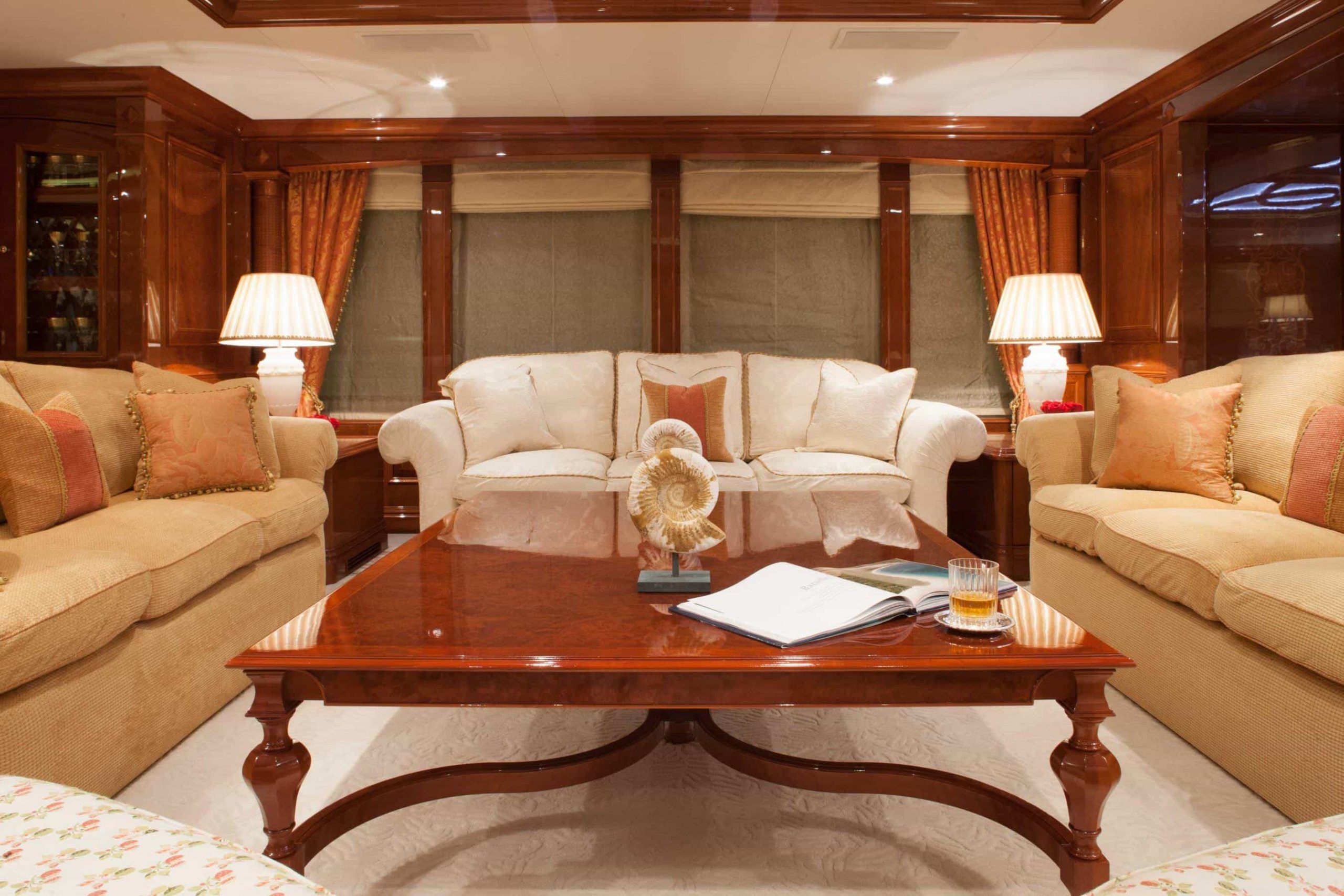 Intérieur du yacht Benetti ST DAVID