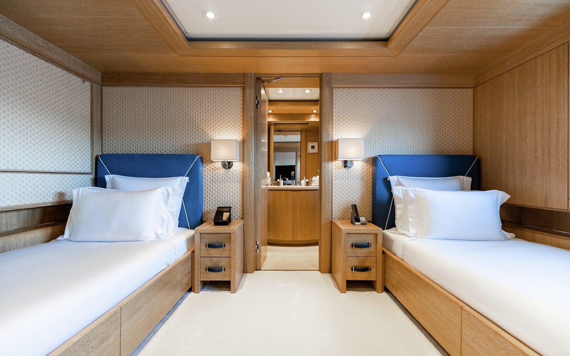 CRN Yacht AIFER interior