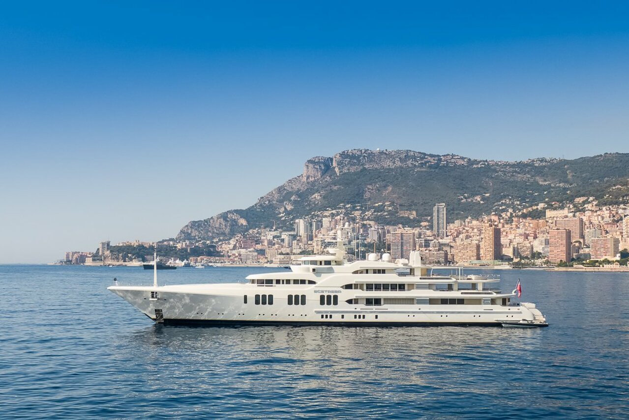 ECSTASEA Yacht • Feadship • 2004 • Propriétaire Alshair Fiyaz 