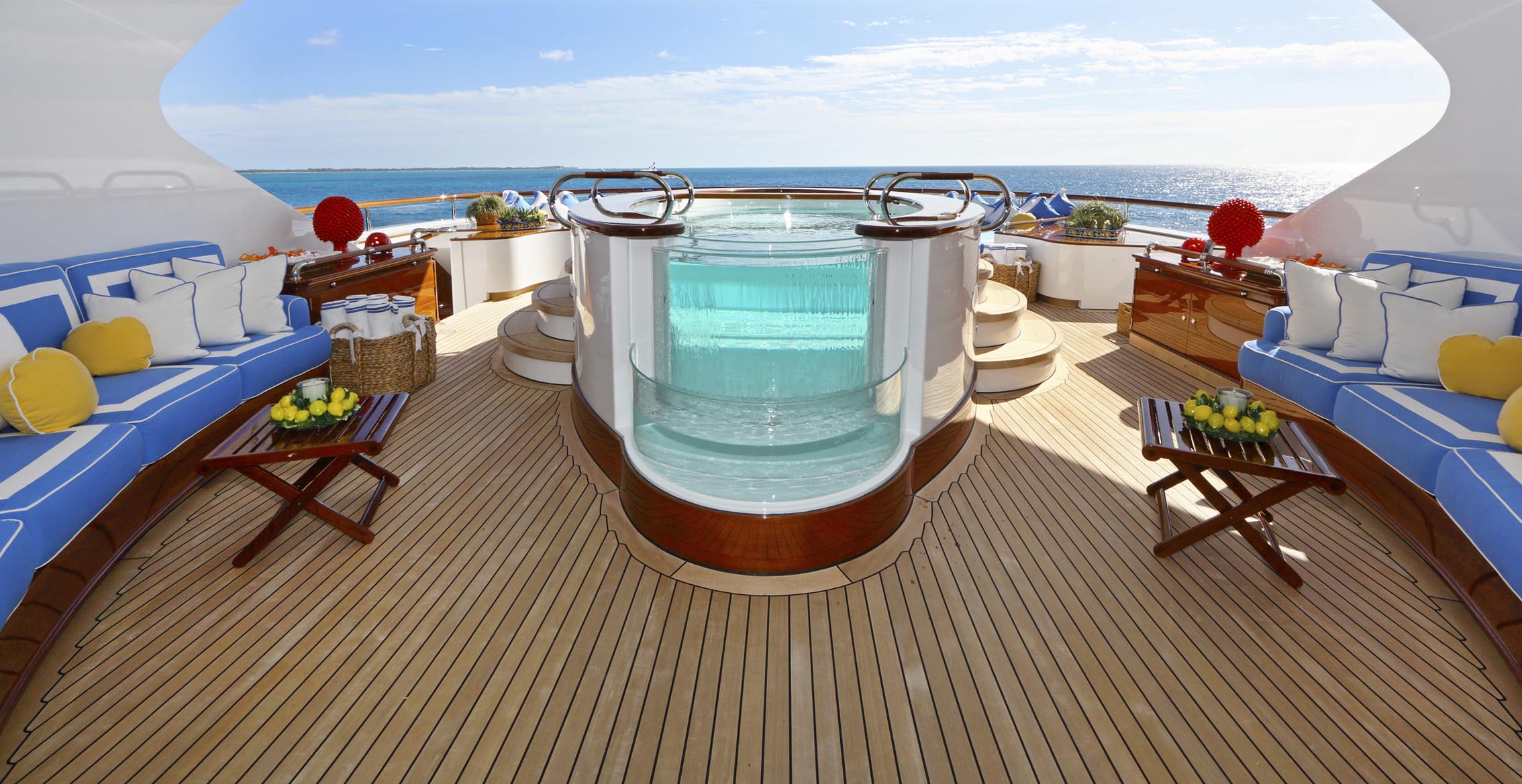 Interior del yate Feadship TANUSHA