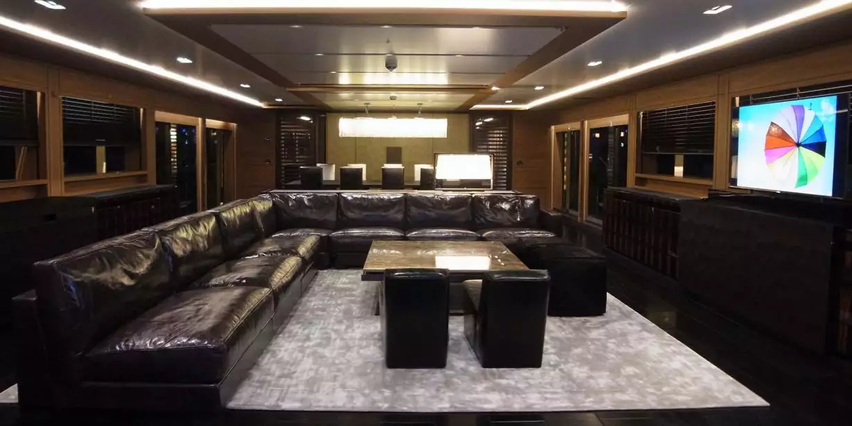 Interior del yate Gentech NAVIS ONE