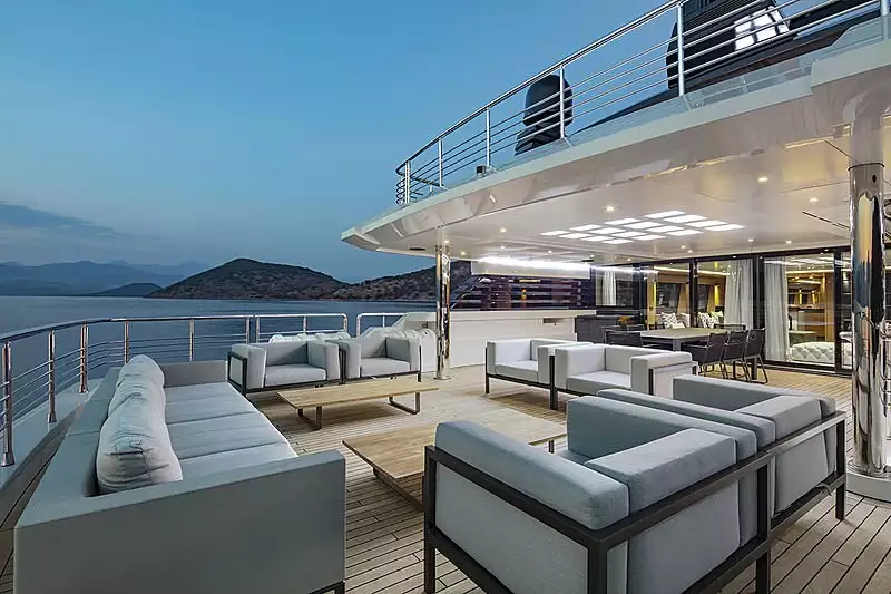 Gentech yacht NAVIS ONE interior