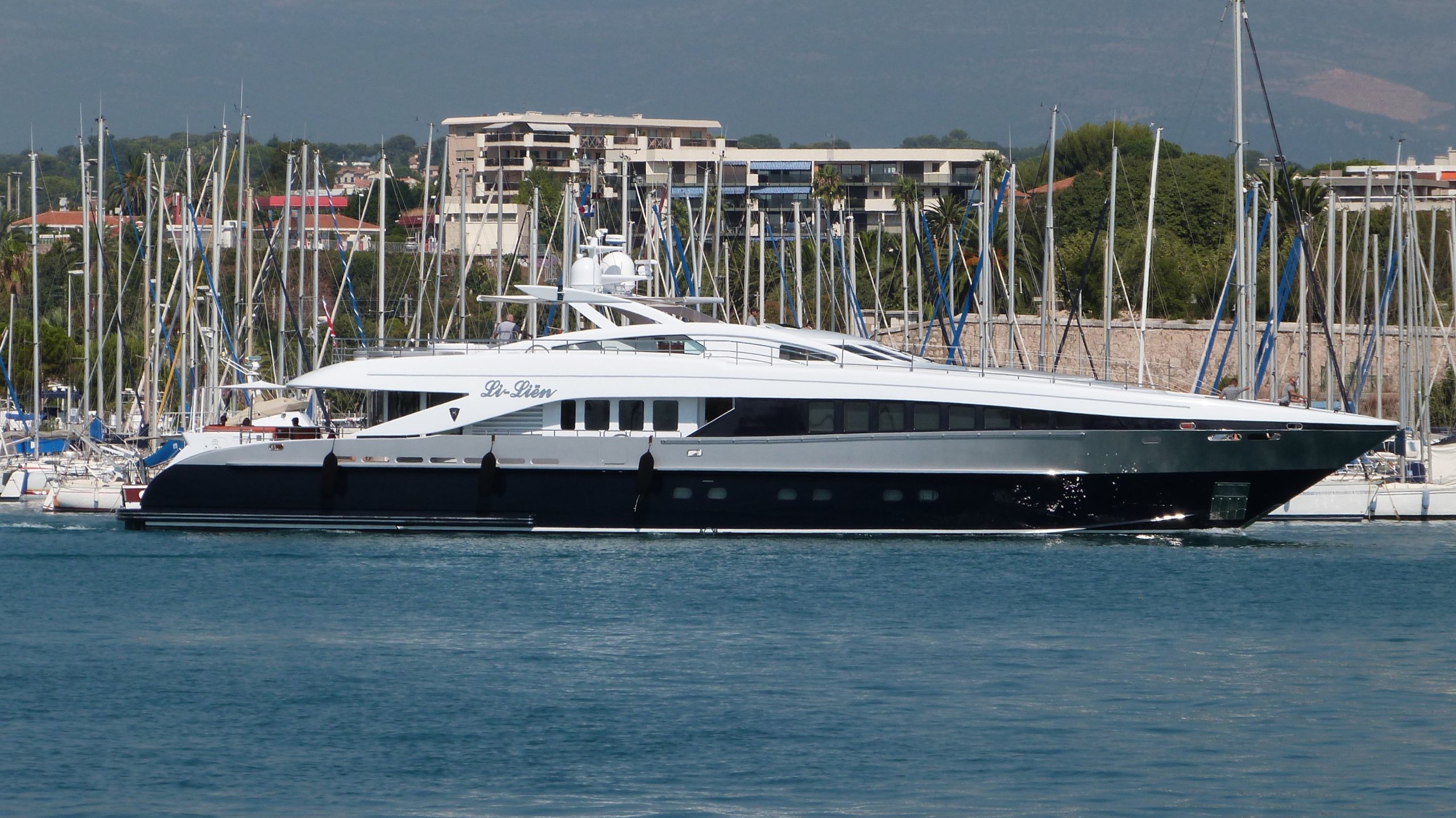 Hashtag Yacht • Heesen • 2005 • Propriétaire Jeroen Kool