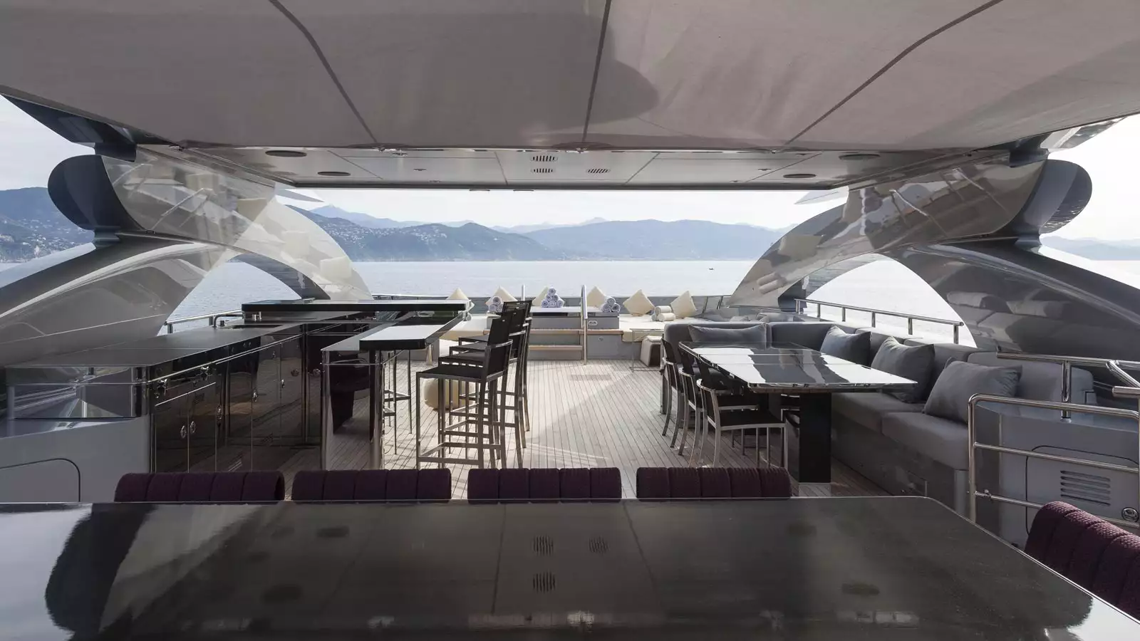 Interior SILY do iate Heesen