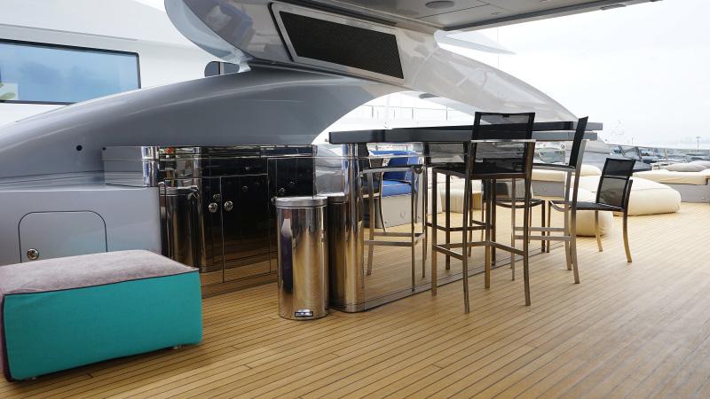 Heesen yacht SILY interior