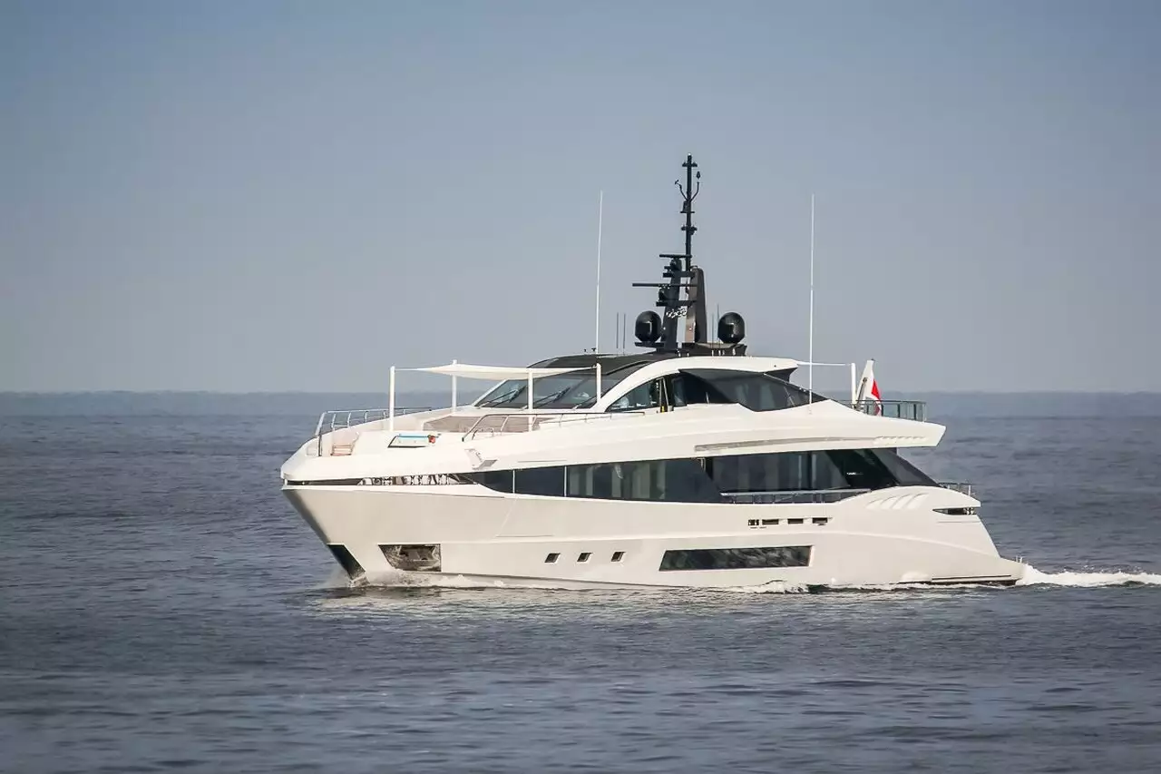 MA Yacht • Overmarine • 2019 • Proprietario Manuel Couto Alves