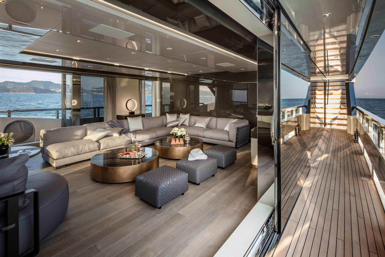 Intérieur du yacht MA surmarin