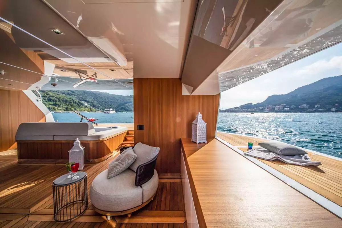 Interno dell'yacht MA Overmarine