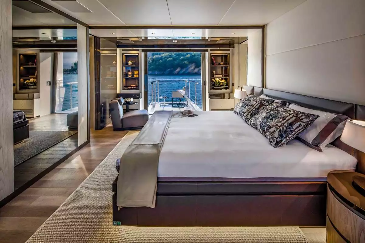 Interno dell'yacht MA Overmarine