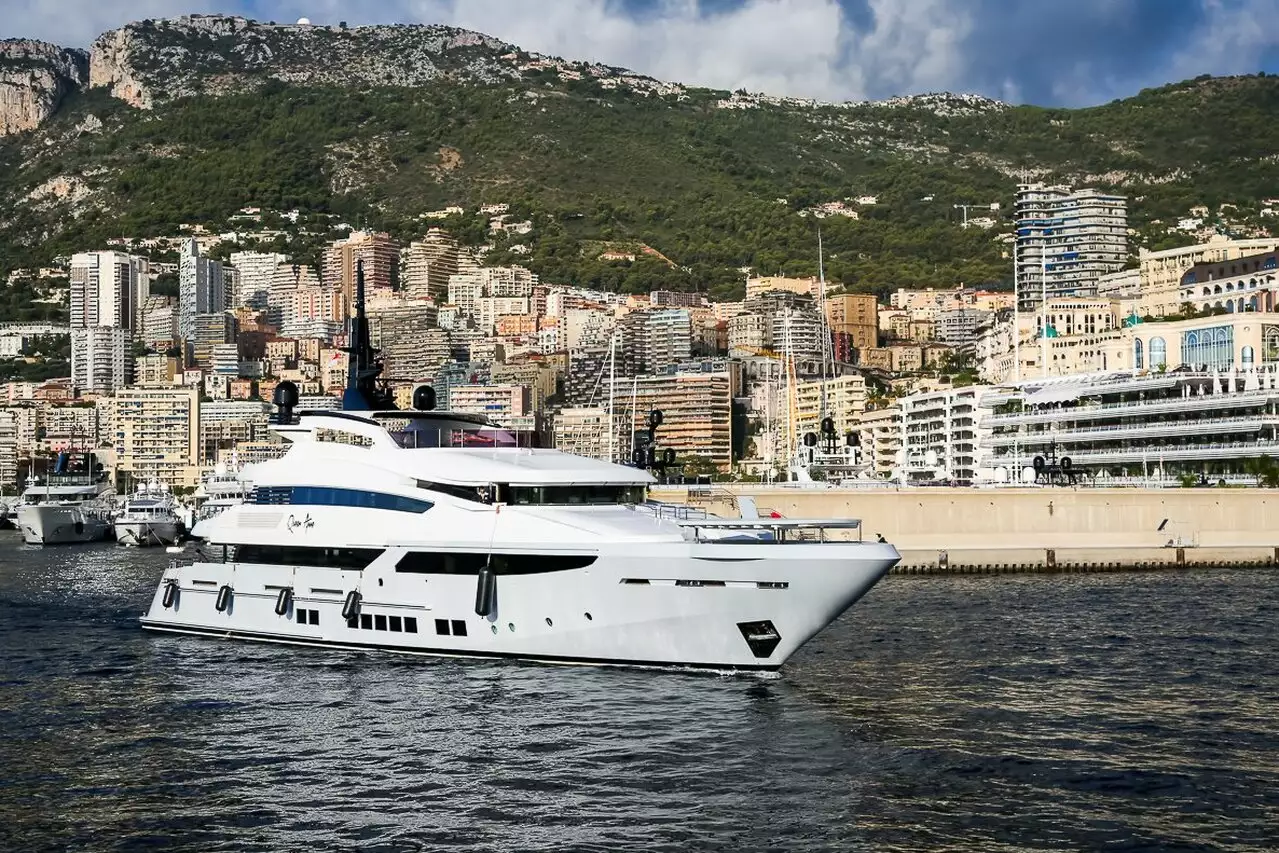 Yacht NAVIS ONE • Gentech • 2013 • ancien propriétaire Sezgin Baran Korkmaz