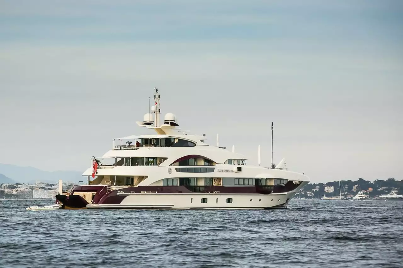 NA YOU Jacht • Heesen • 2011 • eigenaar US Millionaire