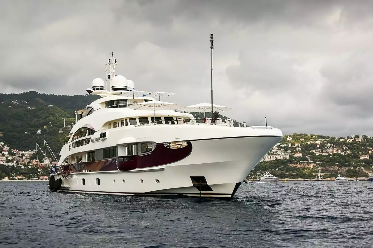 DESPUÉS DE USTED Yate • Heesen • 2011 • propietario US Millionaire