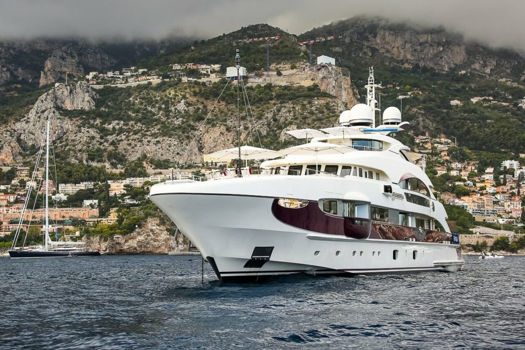 بعد اليخت • Heesen • 2011 • مالك المليونير الأمريكي