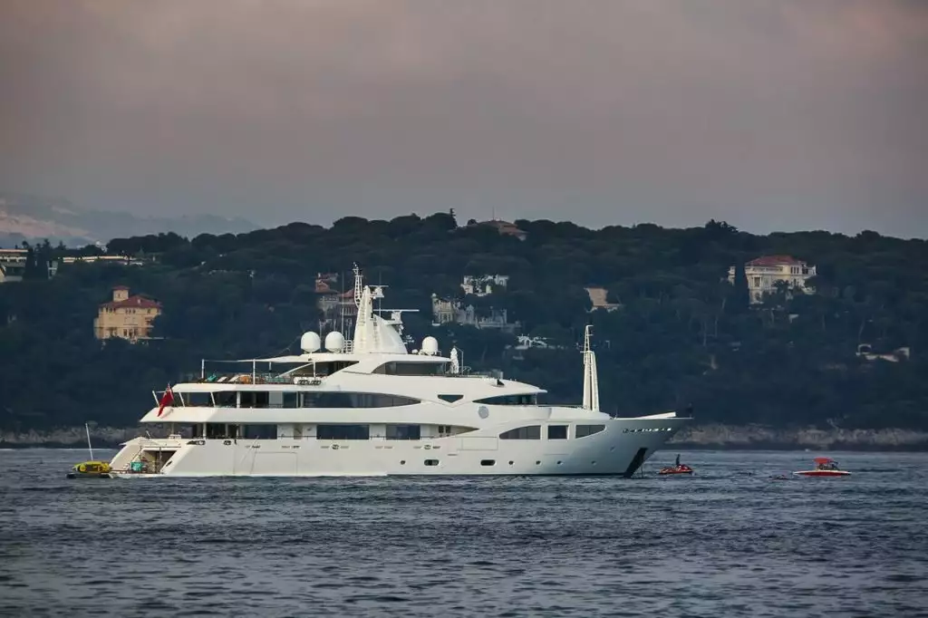 RAMBLE ON ROSE yacht • CRN • 2010 • ਮਾਲਕ ਐਂਥਨੀ ਪ੍ਰਿਟਜ਼ਕਰ