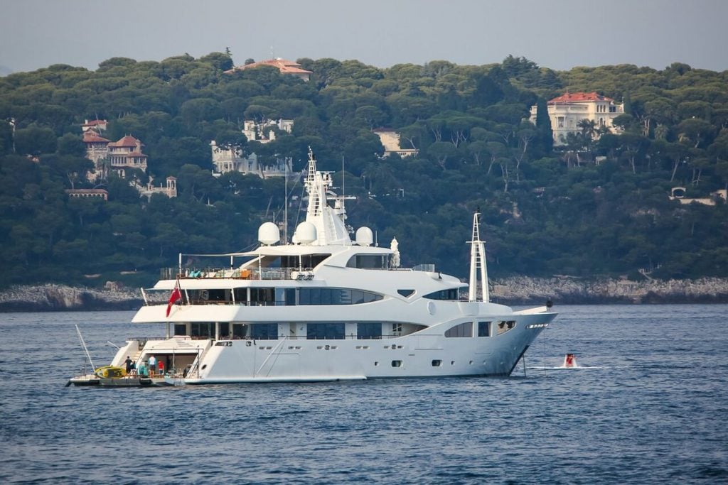 RAMBLE SUR ROSE yacht - CRN - 2010 - propriétaire Anthony Pritzker
