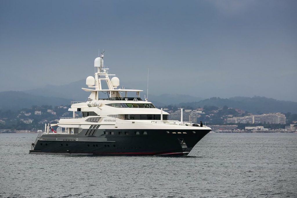 Yate RENEGADE - Lloyds Ship - 1992 - propietario Alexandr Tkachov