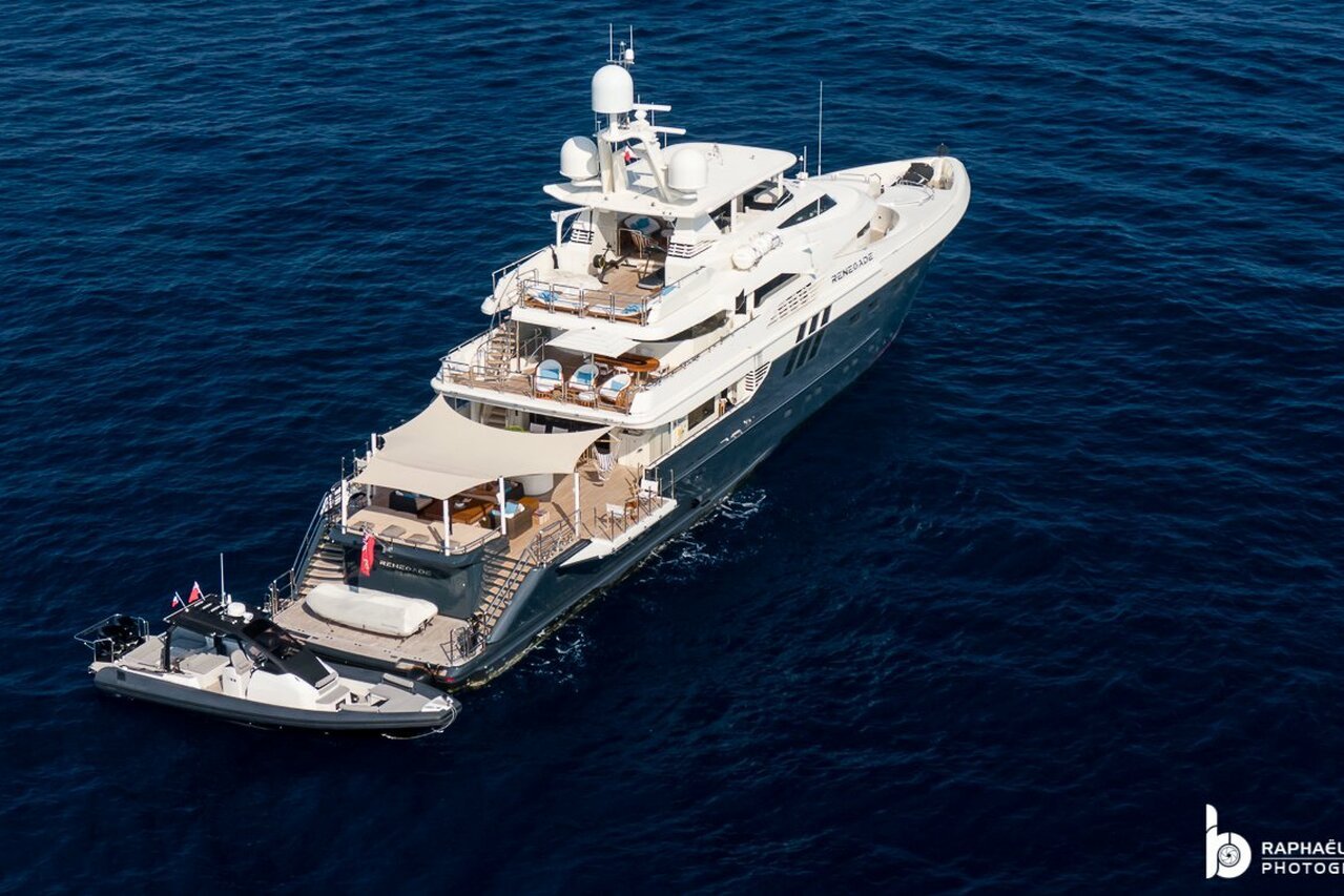 Yate RENEGADE - Lloyds Ship - 1992 - propietario Alexandr Tkachov