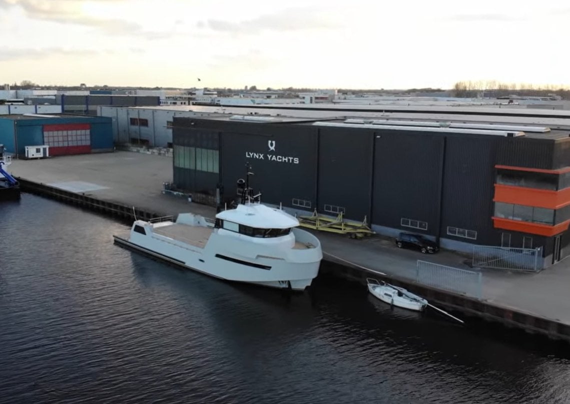 ROE SHADOW – Lynx Yachts support vessel 