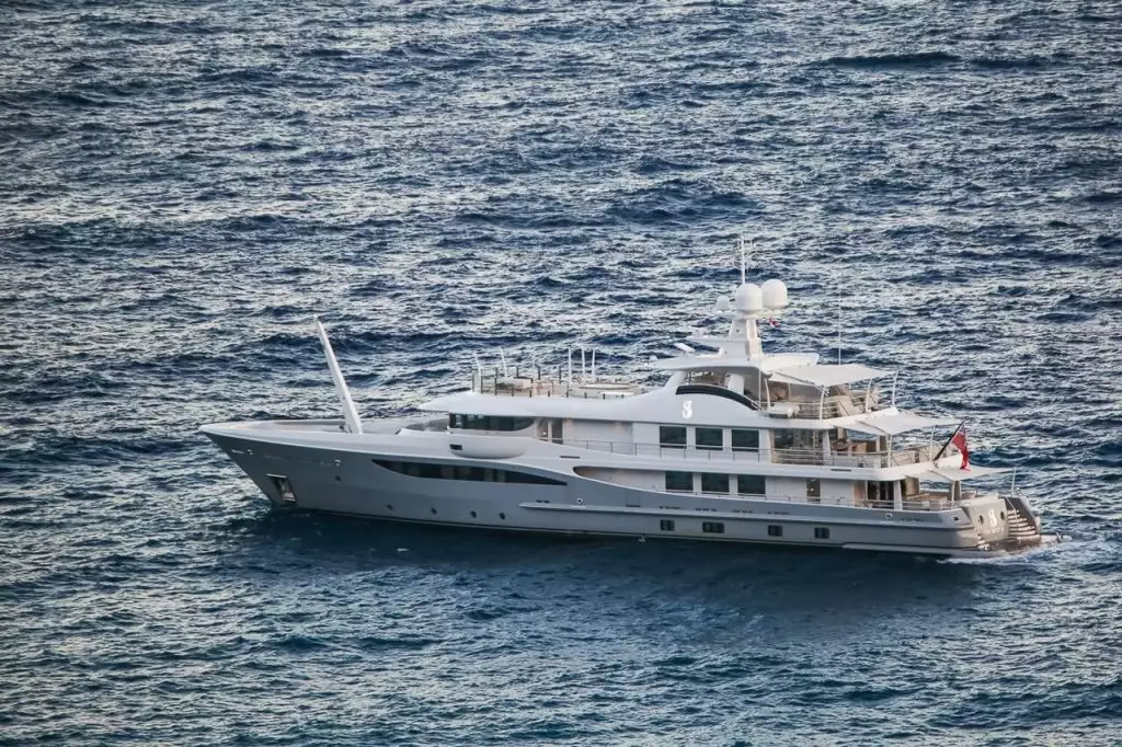 SERENITY J Yacht • Amels • 2014 • المالك Latvian Millionaire